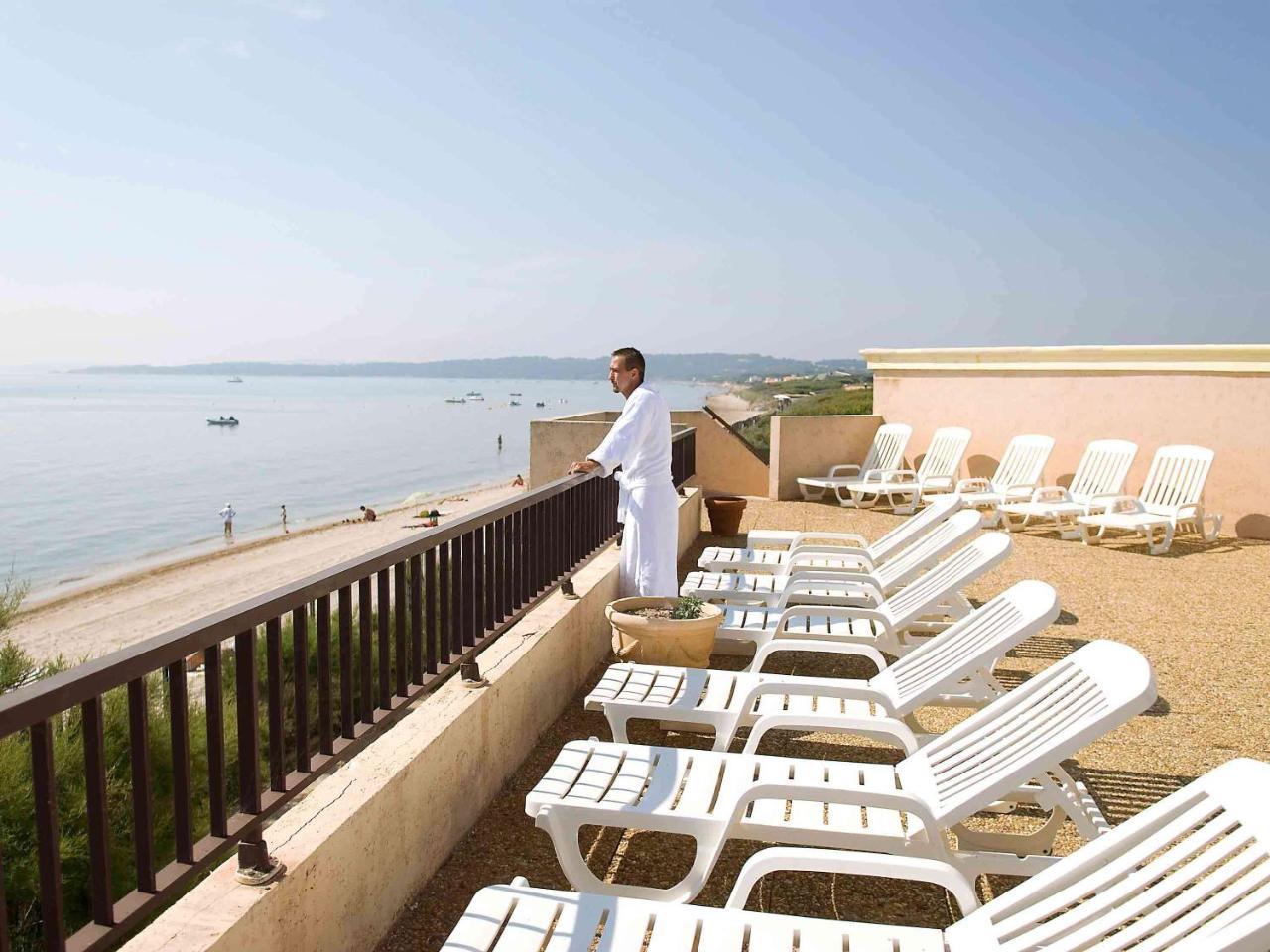 Ibis Thalassa Hyeres Plage Esterno foto