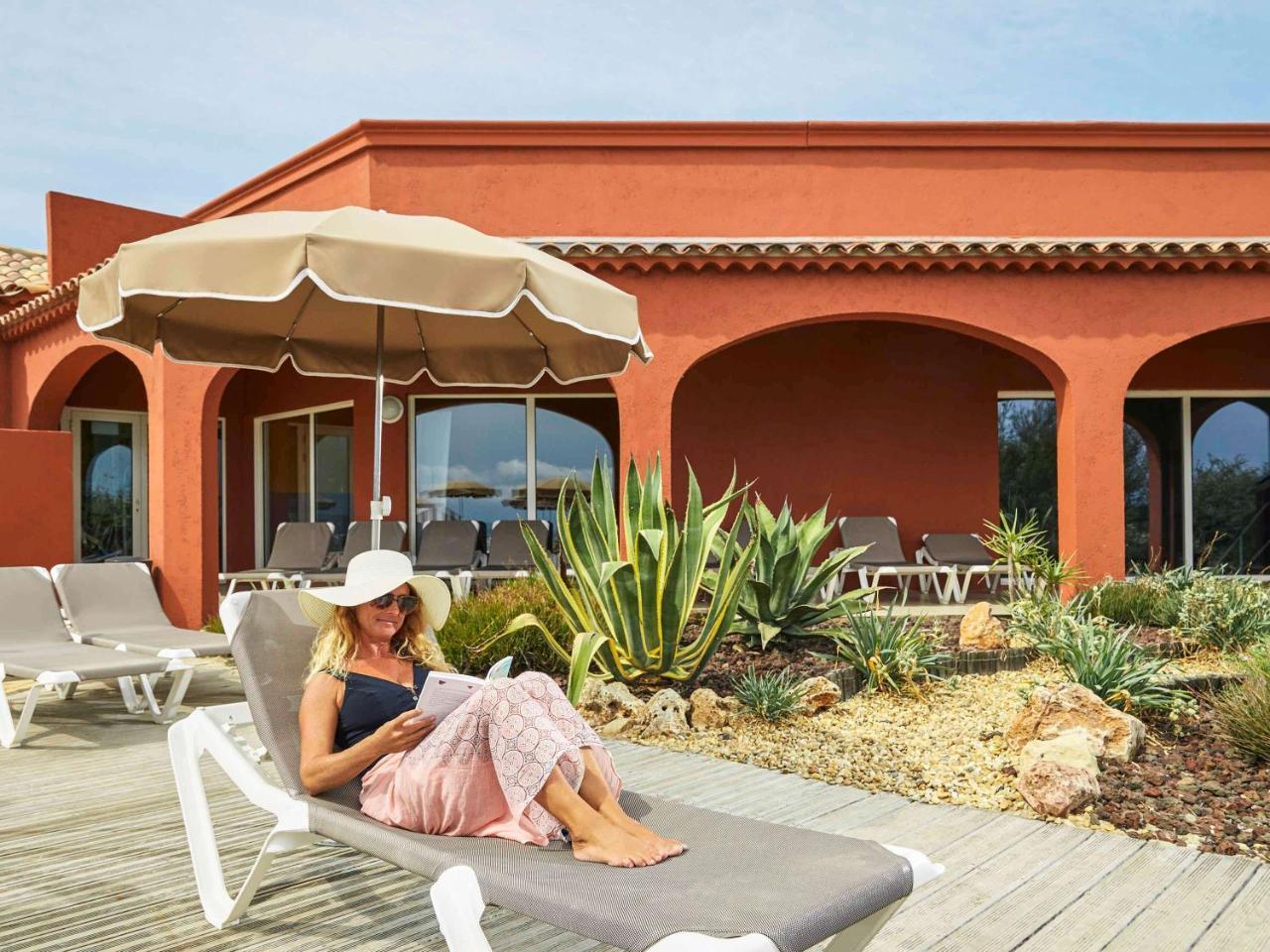 Ibis Thalassa Hyeres Plage Esterno foto