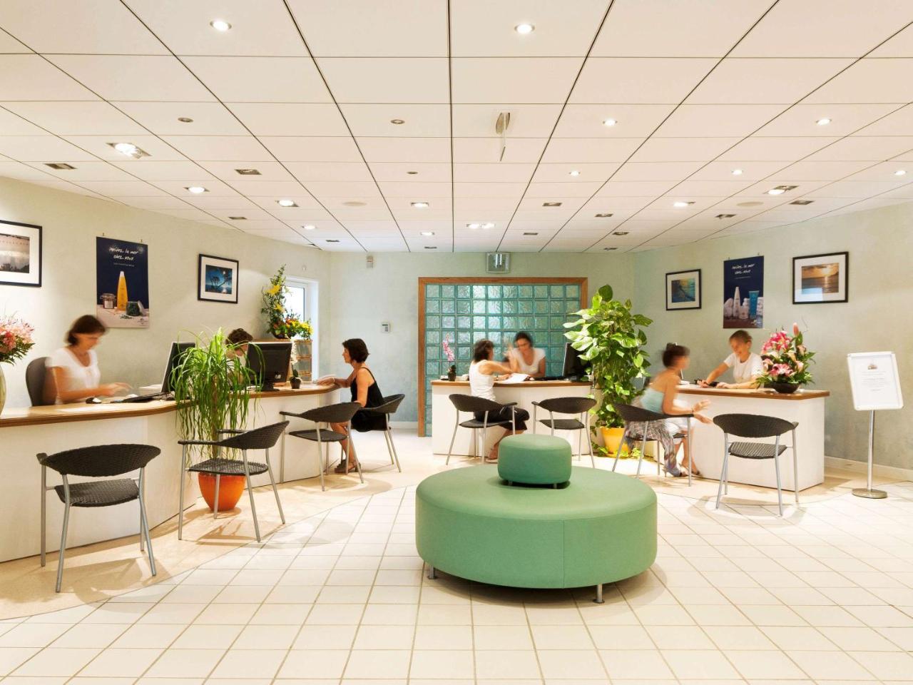 Ibis Thalassa Hyeres Plage Esterno foto